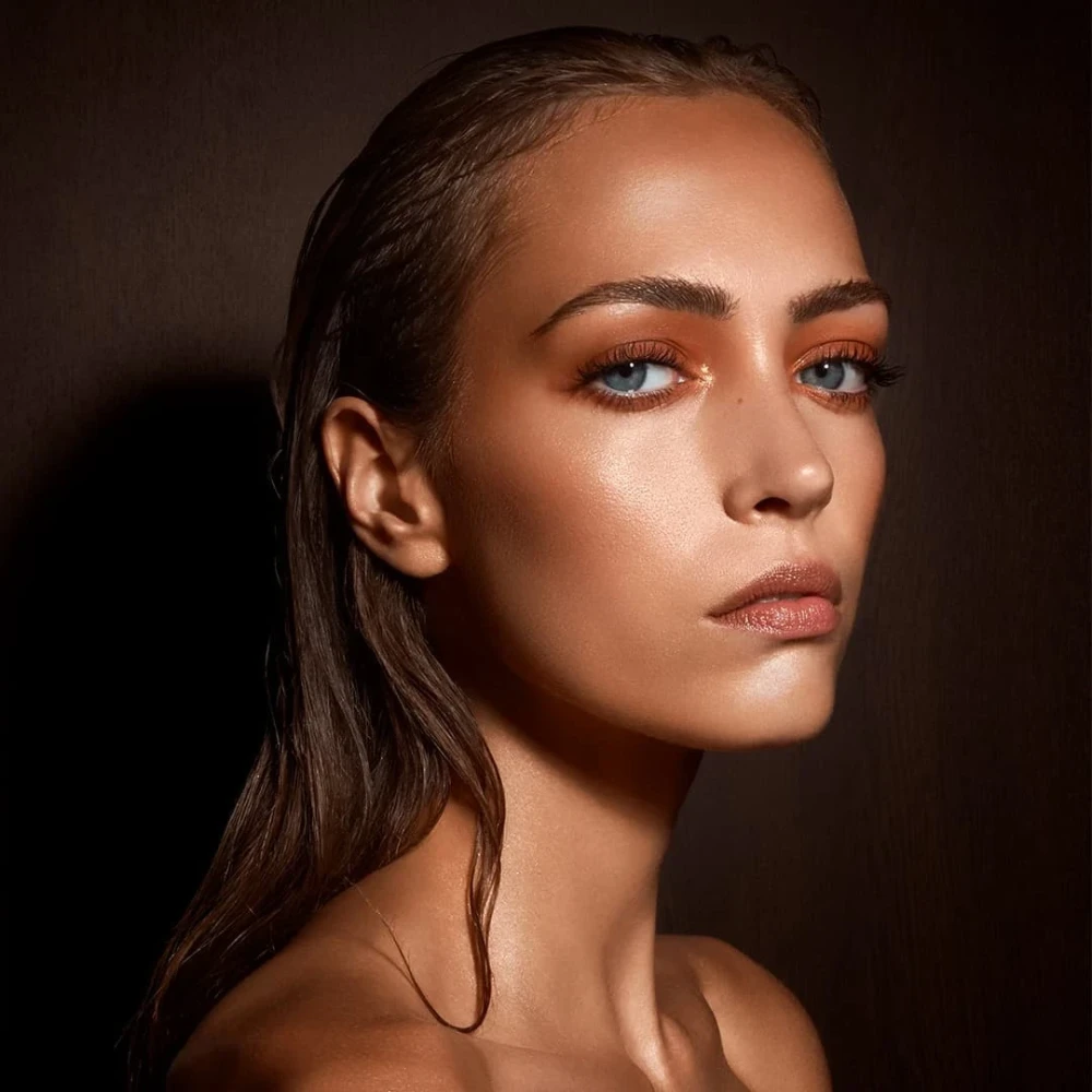Danessa Myricks Colorfix Nude 7 - Tanned Nude with a very Warm and Subtle Olive Undertone -Model